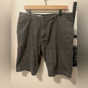 Volcom men’s shorts size 34